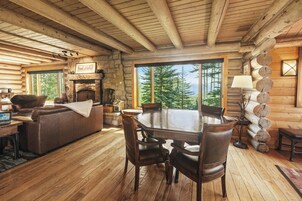 Cabane, 4 chambres (Trappers, Home, On-Mountain) | Restauration dans la chambre