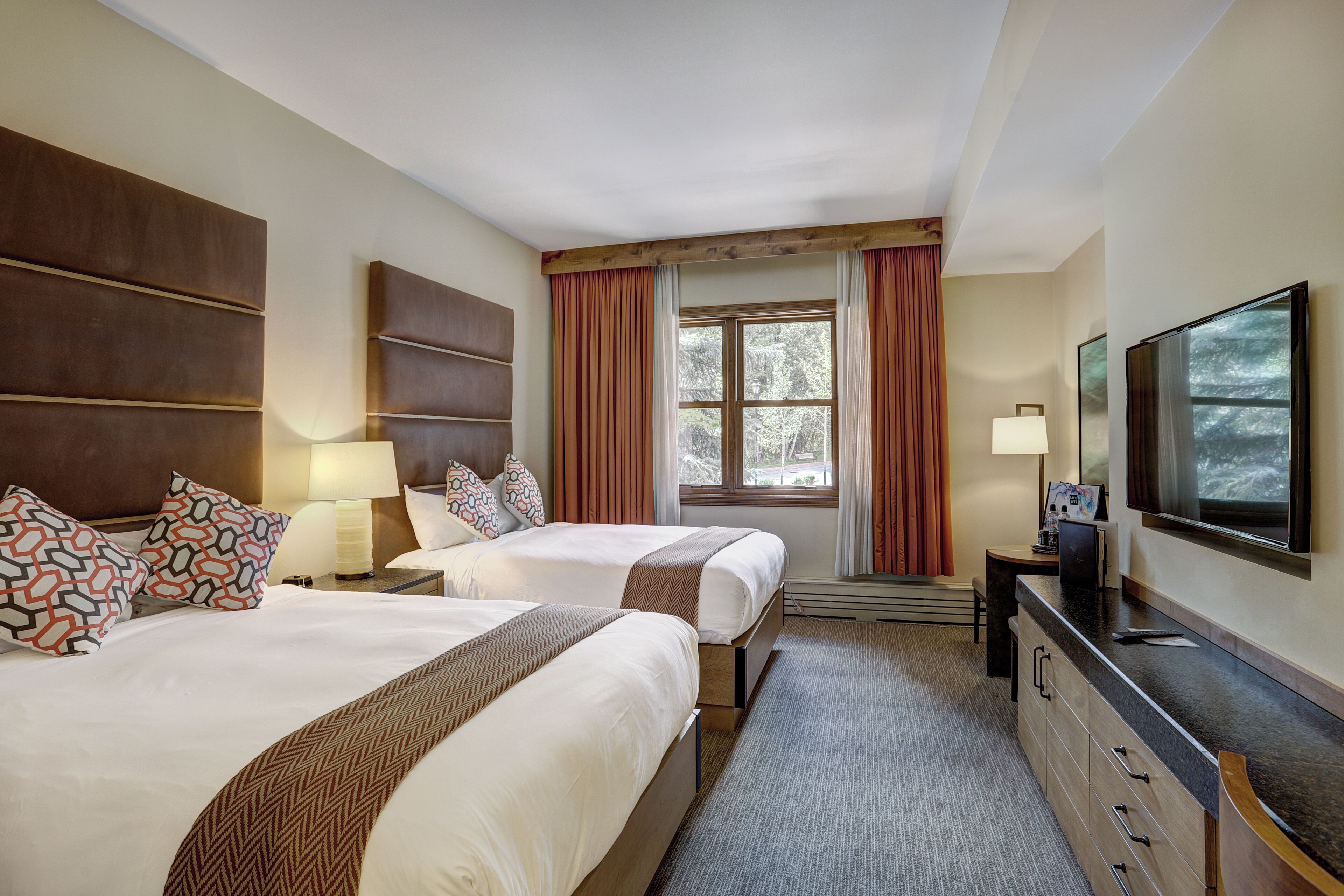 Coffres-forts dans les chambres, bureau, rideaux occultants