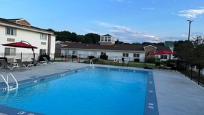 Seasonal outdoor pool, open noon to 8:00 PM, pool umbrellas - Inn at Portland (Portland)