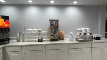 Free daily continental breakfast