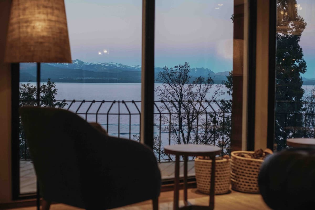 32-inch led tv with cable channels, tv, dvd player