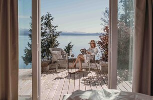 Superior Studio Suite, Balcony, Lake View | Premium bedding, down comforters, pillowtop beds, minibar