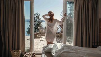 Superior Studio Suite, Balcony, Lake View | Premium bedding, down duvets, pillow-top beds, minibar