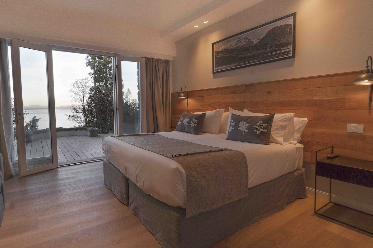Superior Studio Suite, Balcony, Lake View
