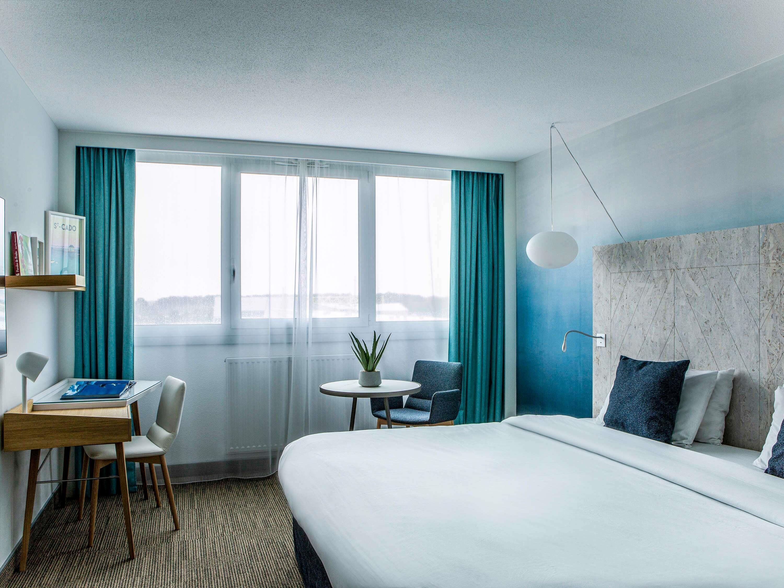 Phòng Tiêu chuẩn, 1 giường đôi | Két bảo mật tại phòng, bàn, màn/rèm cản sáng, phòng cách âm 