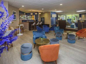 Bar (on property) - Mercure Vannes Le Port (Vannes)
