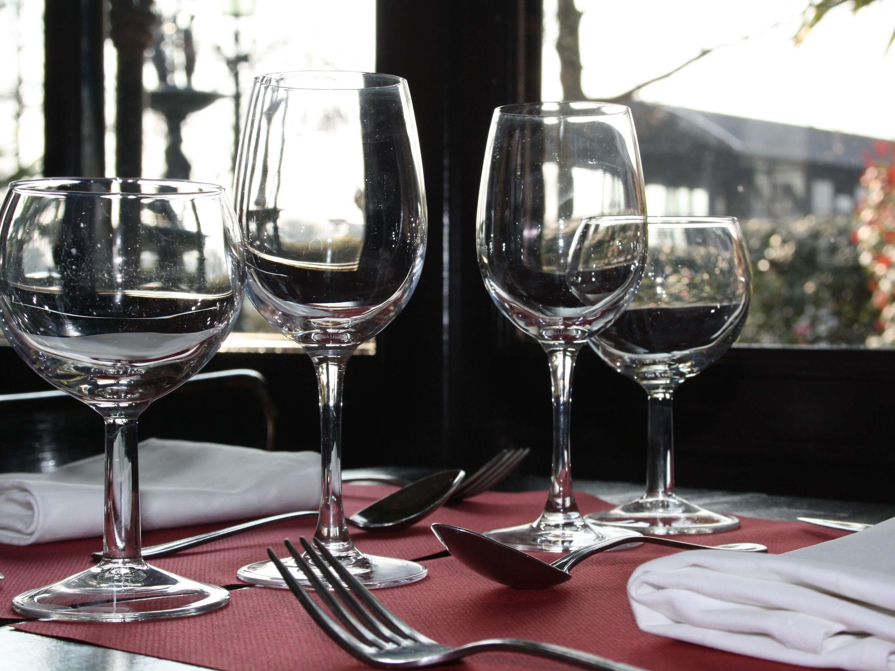 breakfast, lunch, dinner served; french cuisine