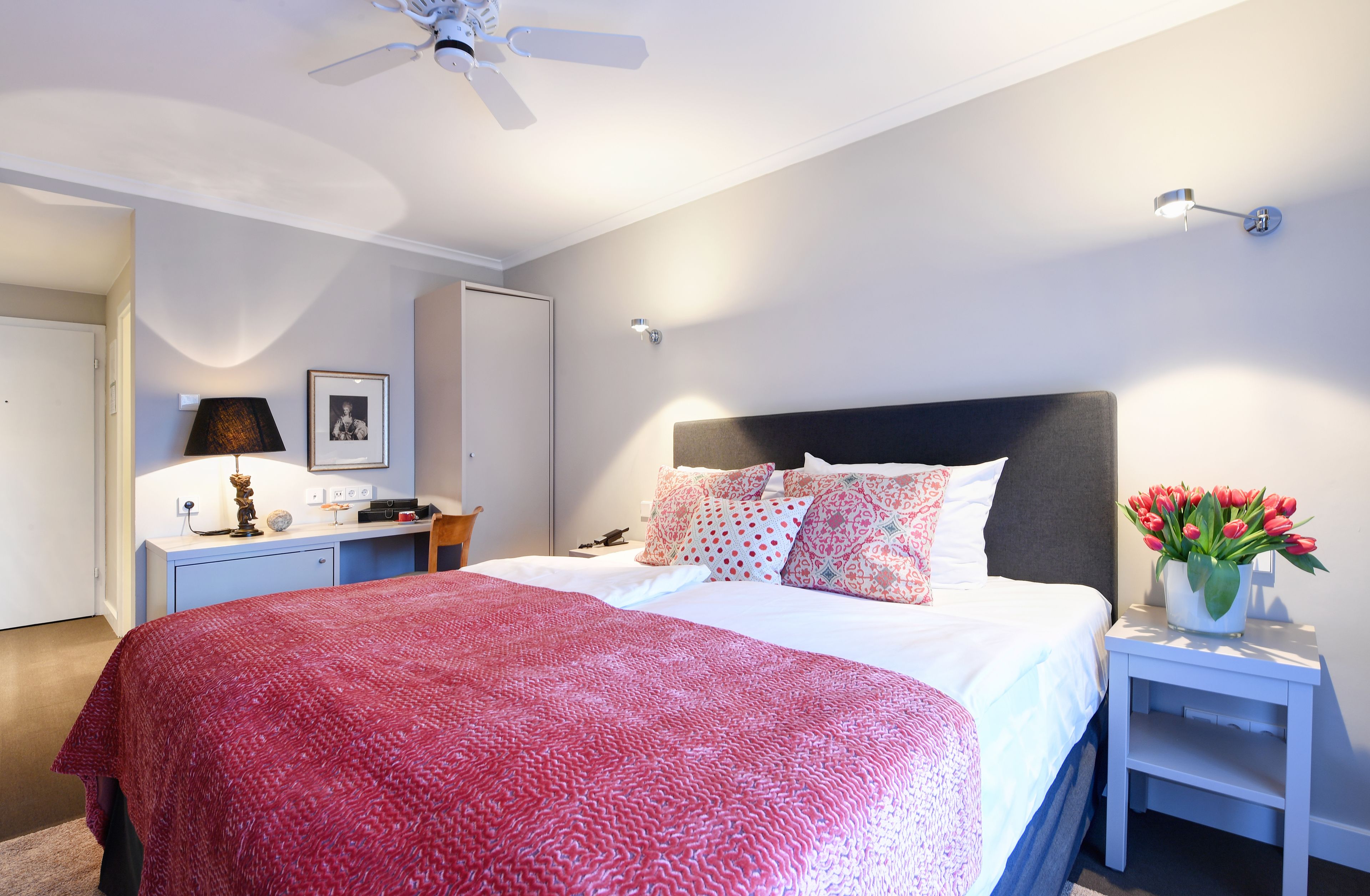 superior double room, balcony | minibar, in-room safe, desk, soundproofing