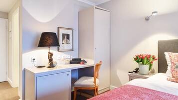 Superior Double Room, Balcony | Minibar, in-room safe, desk, soundproofing