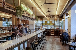 Bar (en la propiedad)