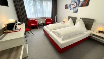 Comfort Double Room | Hypo-allergenic bedding, desk, blackout drapes, iron/ironing board