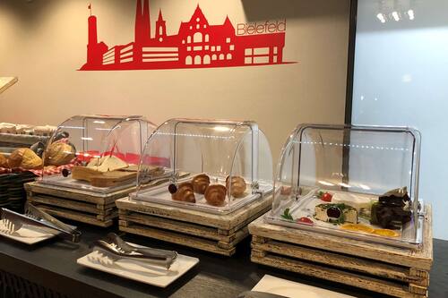 Petit déjeuner buffet servi tous les jours en supplément