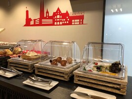 Daily buffet breakfast (EUR 14.90 per person)