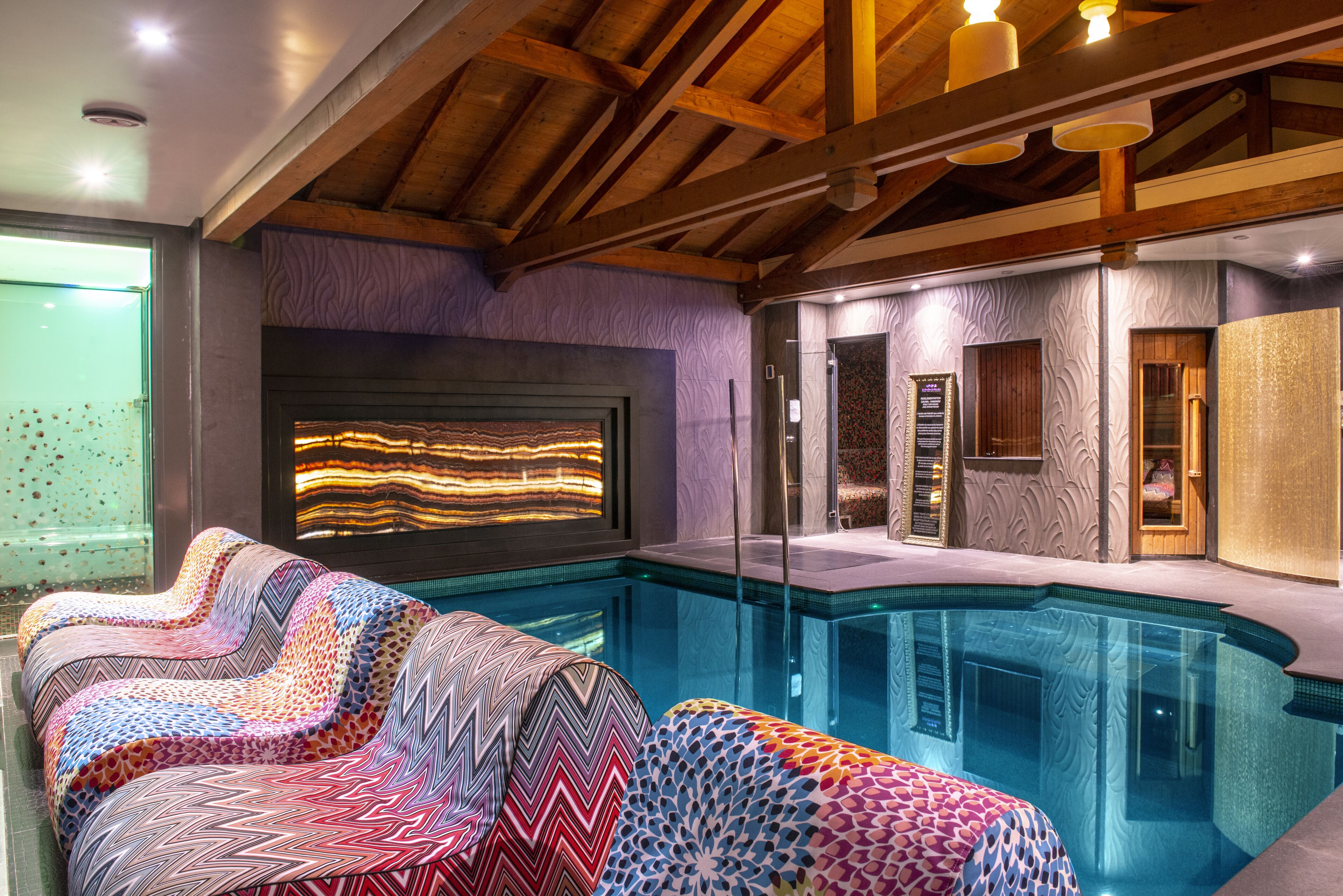 Espace de soins pour les couples, sauna, bain à remous, hammam, hammam