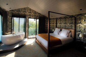 House | In-room safe, desk, laptop workspace, soundproofing
