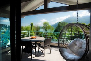 House | Terrace/patio