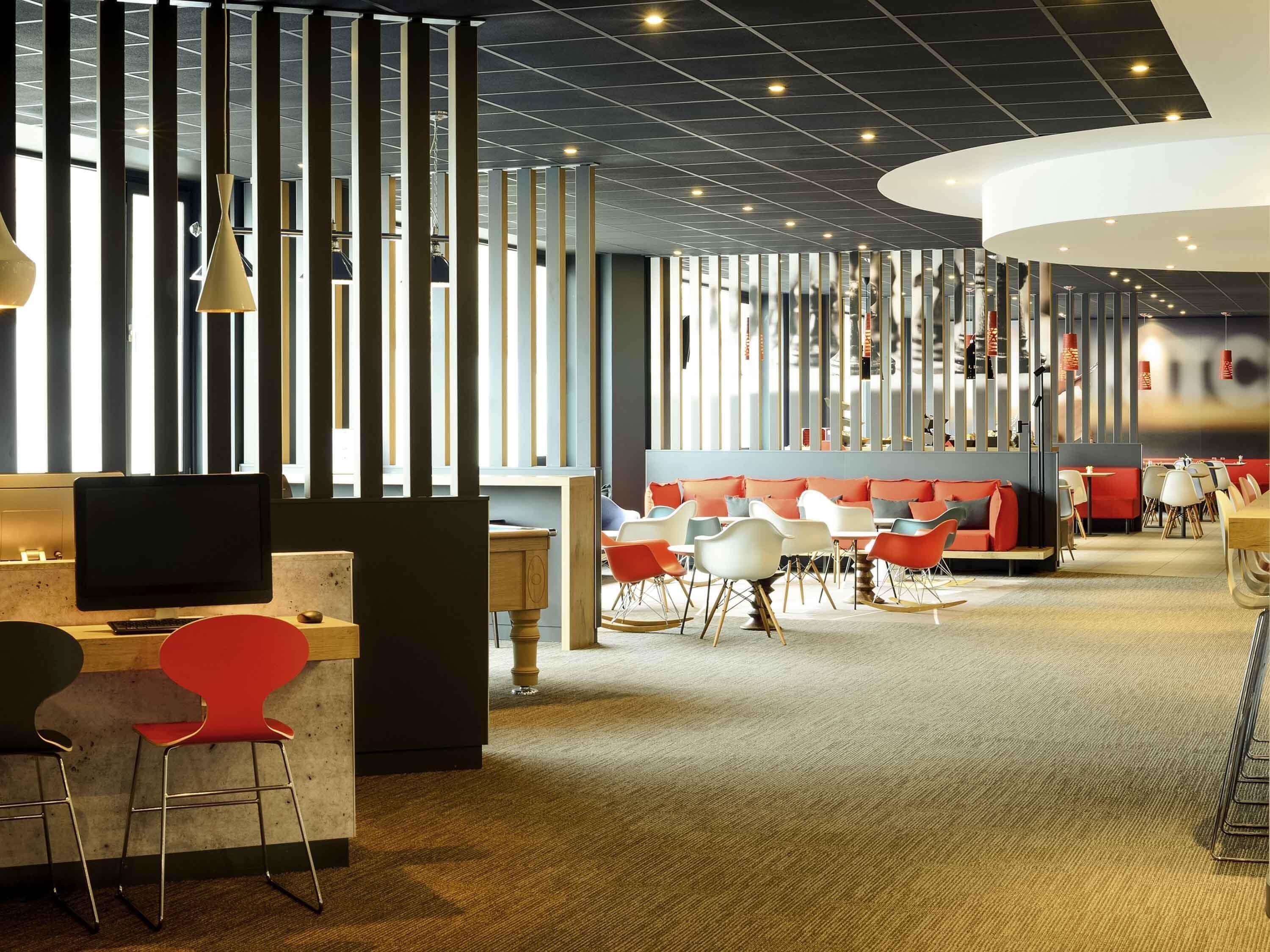 Se sirven desayunos, comidas, cenas y cocina internacional 