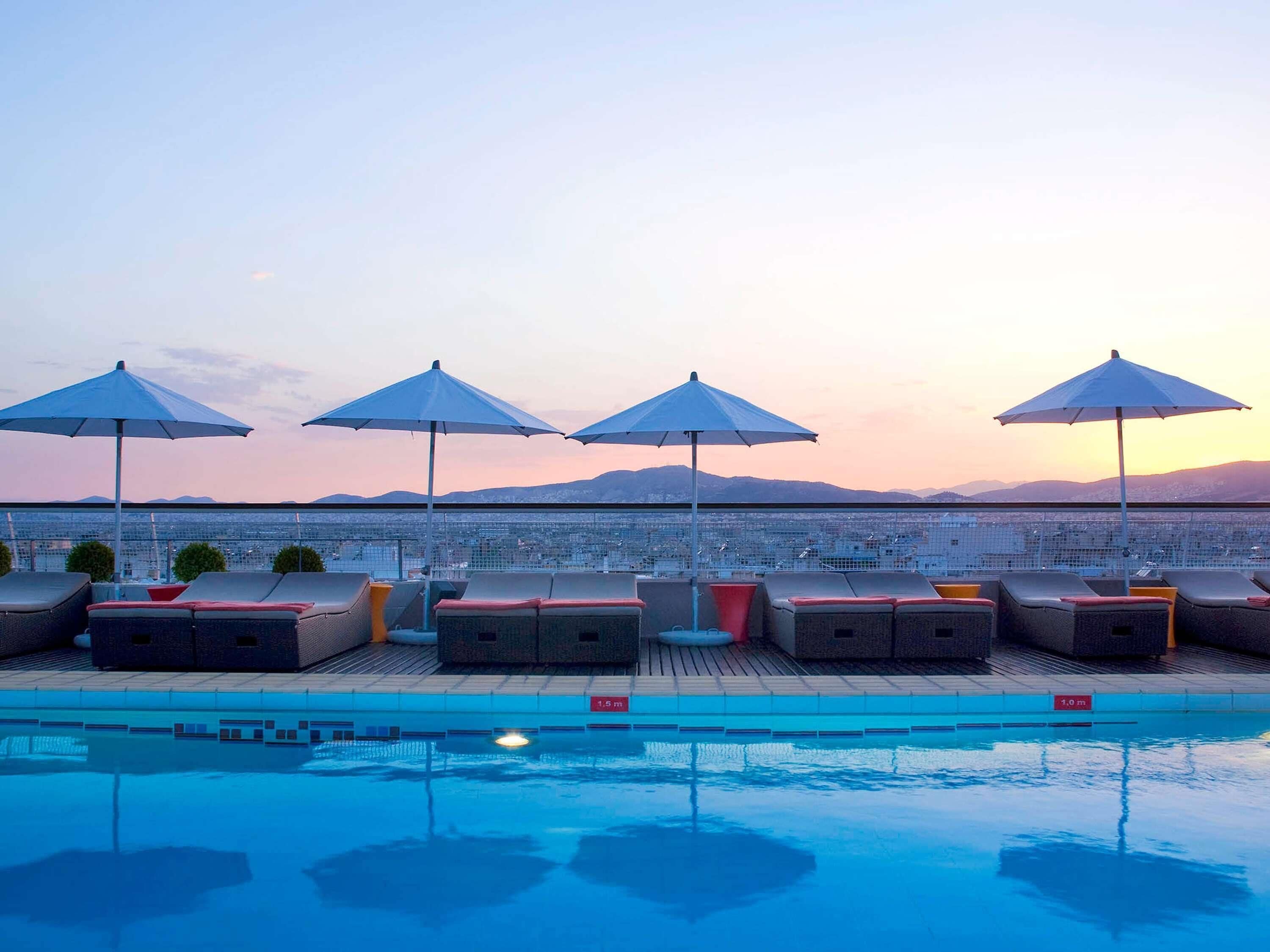 2 bars/lounges, poolside bar