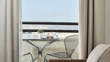 Executive room with balcony | Quang cảnh thành phố