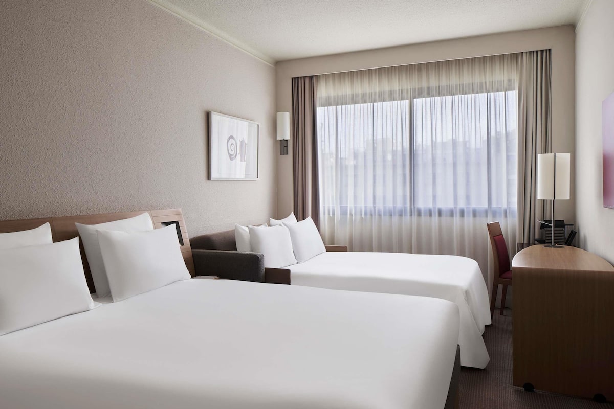 Chambre exécutive | Minibar, coffre-fort pour ordinateur portable, bureau