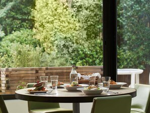 2 Restaurants, Frühstück