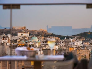 2 baaria, allasbaari