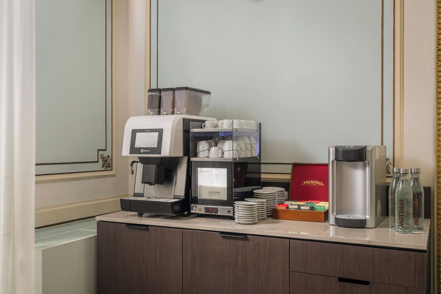 Petit déjeuner buffet servi tous les jours en supplément