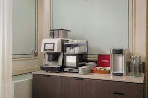 Se ofrece un desayuno bufé todos los días (por un coste adicional)