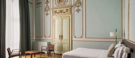 Superior Double Room | Hypo-allergenic bedding, minibar, desk, blackout drapes