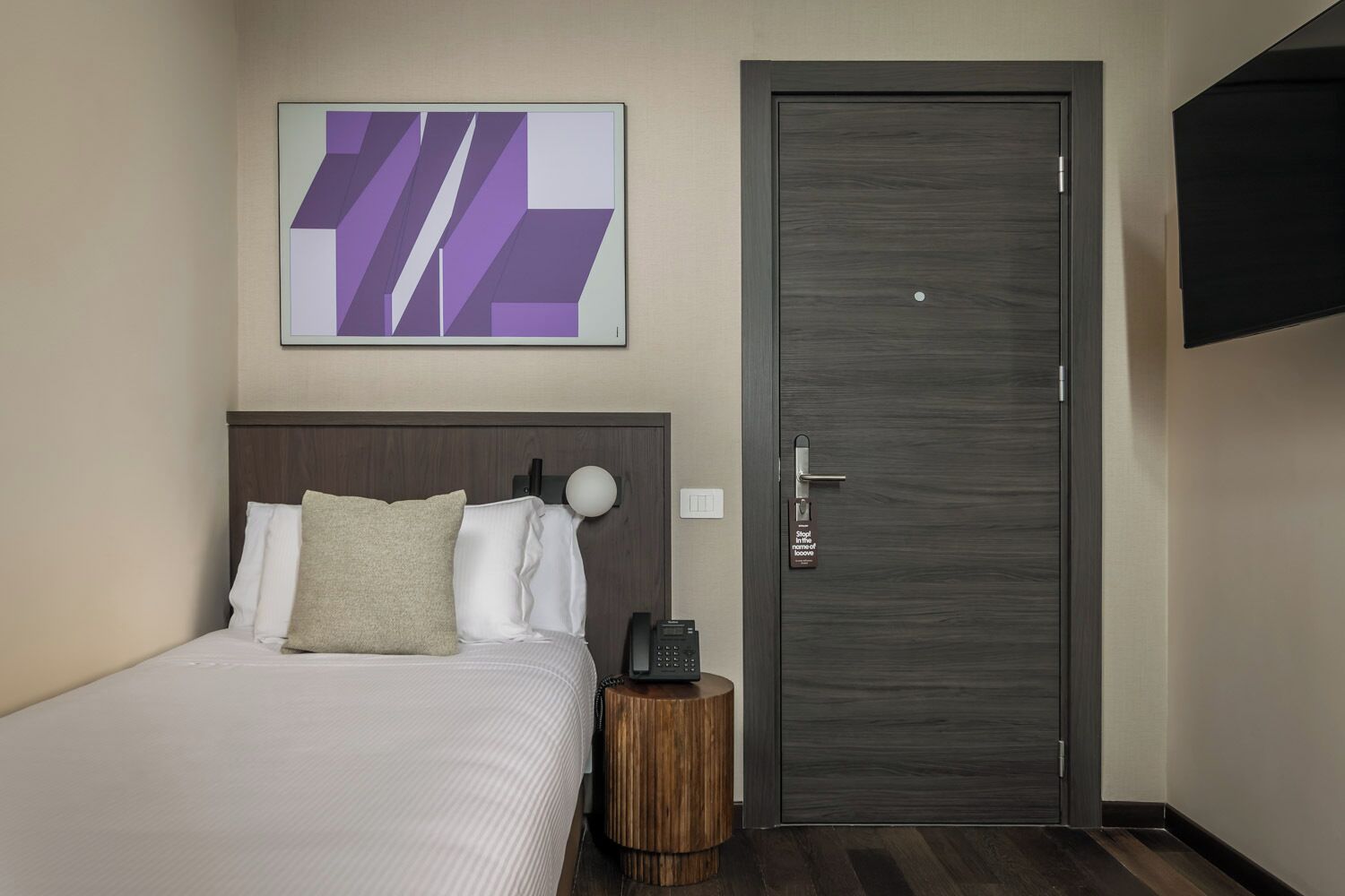 Standard Single Room | Hypo-allergenic bedding, minibar, desk, blackout drapes