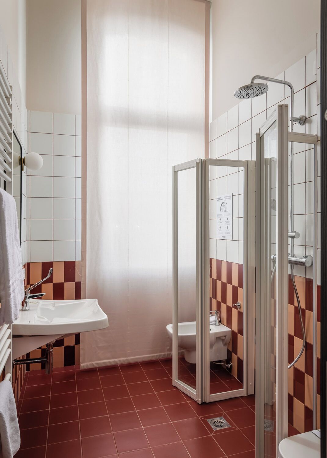 Chambre Simple Standard | Salle de bain accessible aux personnes à mobilité réduite