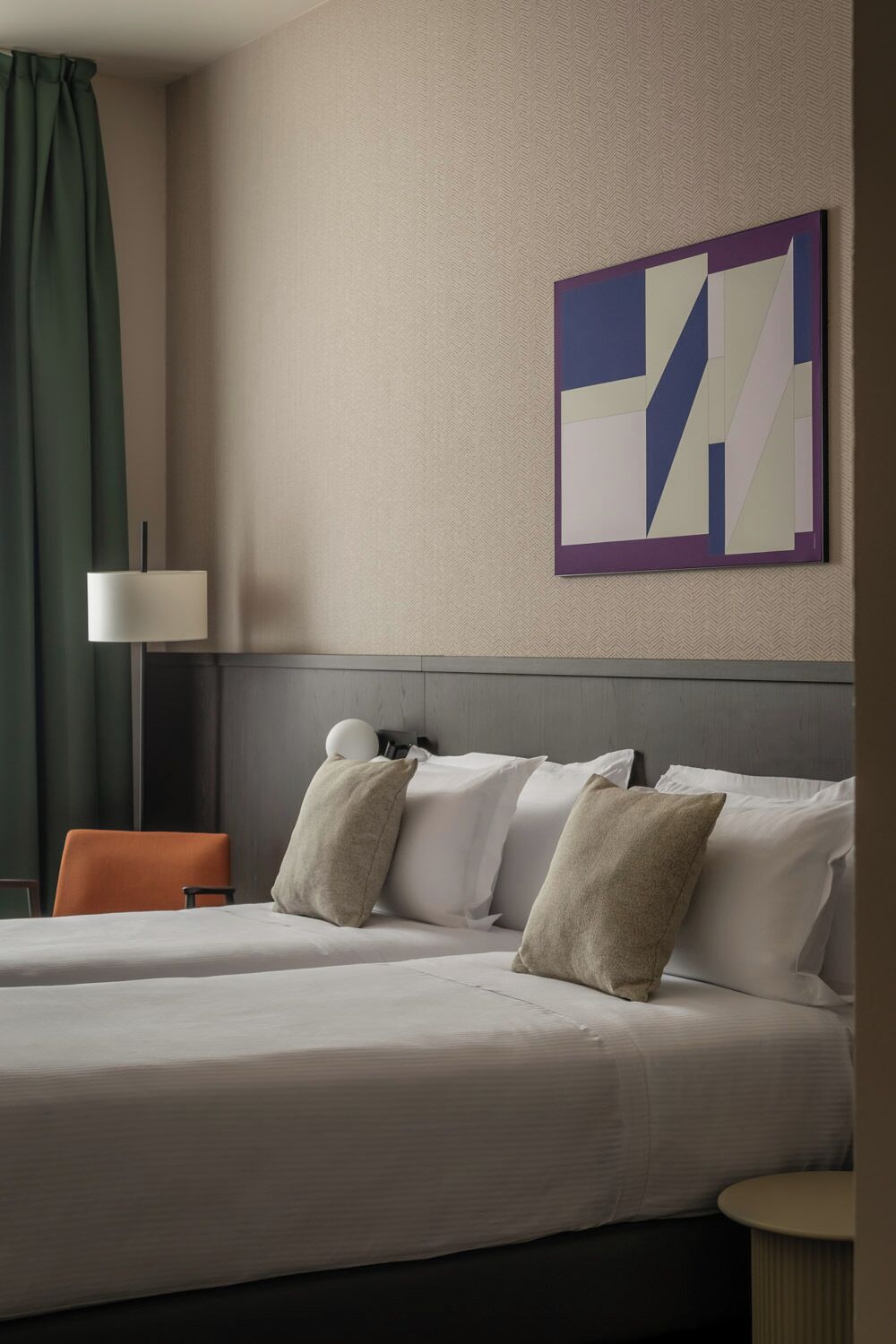 Hypo-allergenic bedding, minibar, desk, blackout drapes