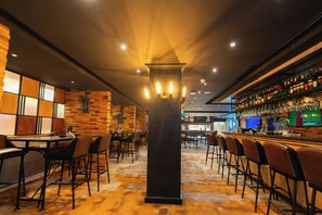 2 barer/lounger og bassengbar