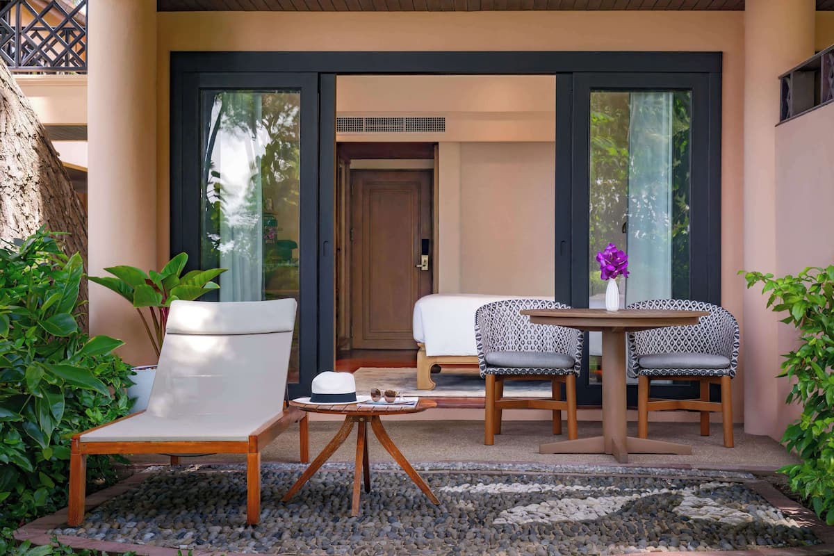 Deluxe Garden View Terrace Room | Ropa de cama de alta calidad, caja fuerte, escritorio