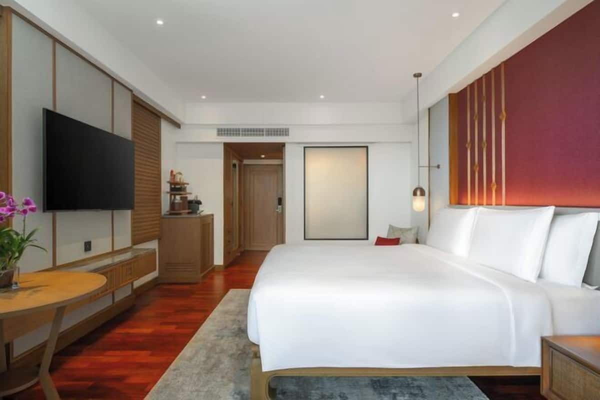 Ropa de cama de alta calidad, caja fuerte, escritorio