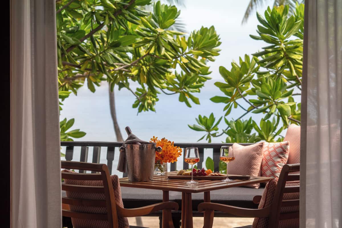 Club Anantara Sea View Suite | Ropa de cama de alta calidad, caja fuerte, escritorio