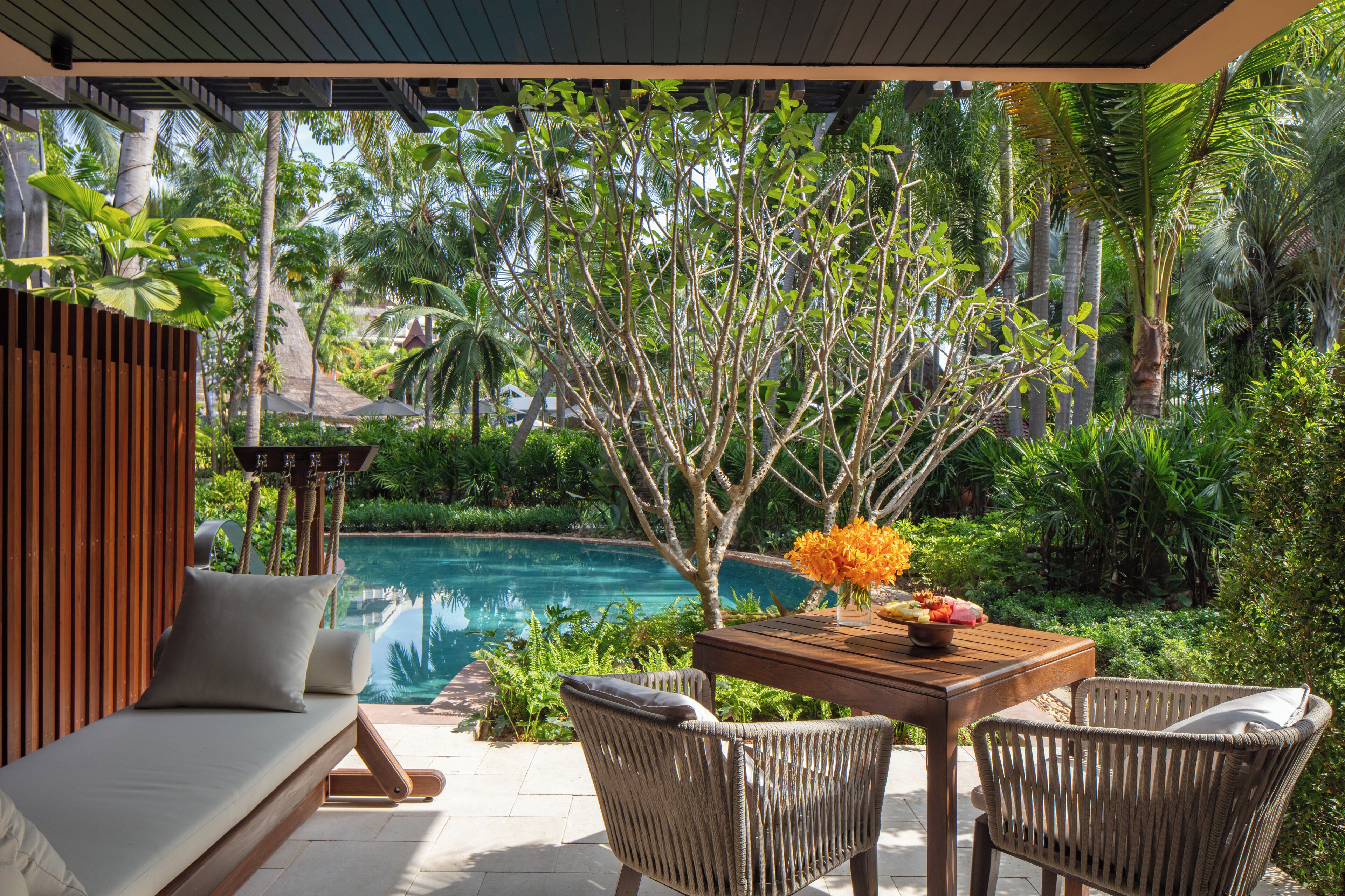 Deluxe Pool Access Room | Terrace/patio