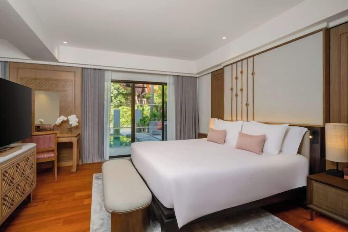 Ropa de cama de alta calidad, caja fuerte, escritorio