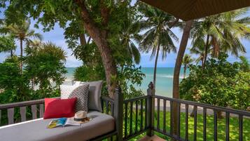 Premium bedding, in-room safe, desk, soundproofing