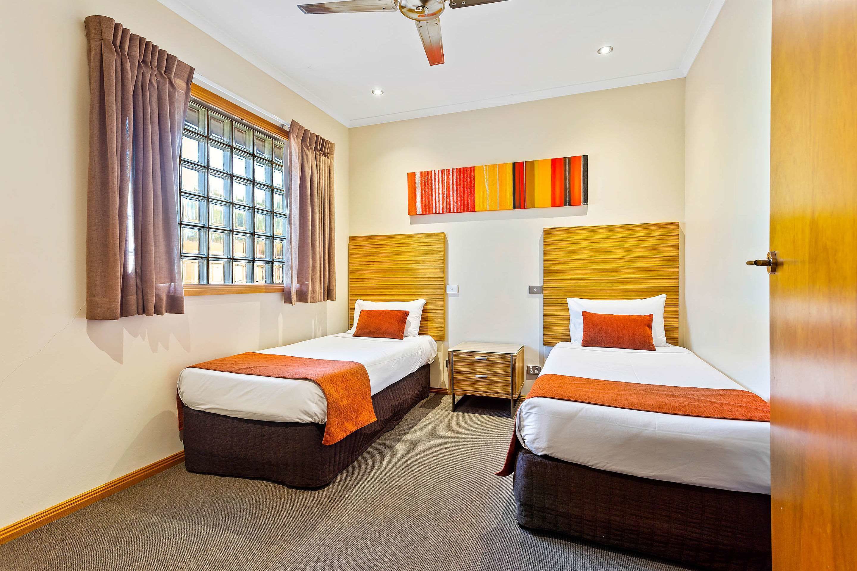 1 bedroom, minibar, desk, laptop workspace