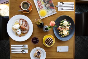 Daily cooked-to-order breakfast for a fee