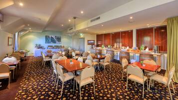 Daily buffet breakfast (AUD 18 per person)