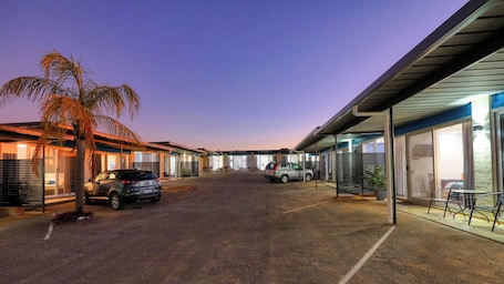 Exterior. Hilltop Motel