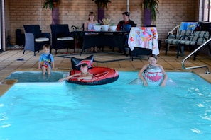 Innenpool, Liegestühle