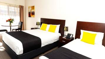Superior-Zimmer (Queen Bed & Single Bed)