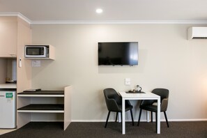 Living area - Bendigo Central Deborah (Bendigo)