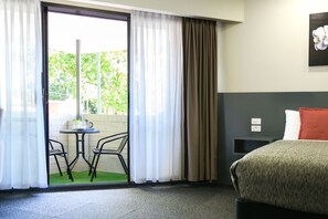 Habitación superior, 1 cama Queen size, balcón | Vista desde la habitación