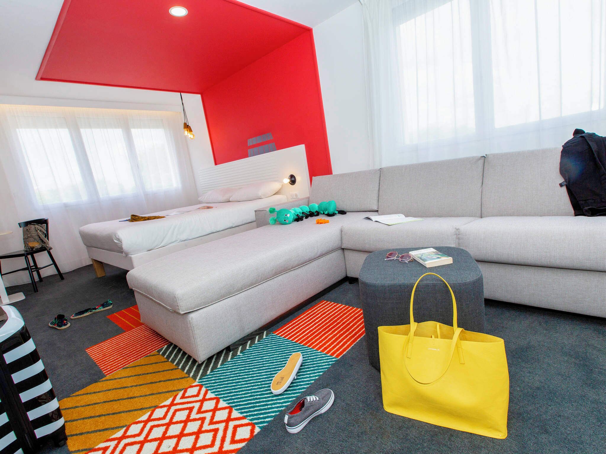 Family Suite, 1 Double Bed with Sofa bed (Standard) | Premium bedding, desk, soundproofing, iron/ironing board