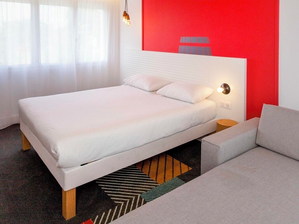 Suite Keluarga, 1 Tempat Tidur Double dengan tempat tidur Sofa (Standard) | Seprai premium, meja kerja, kedap suara, dan setrika/meja setrika