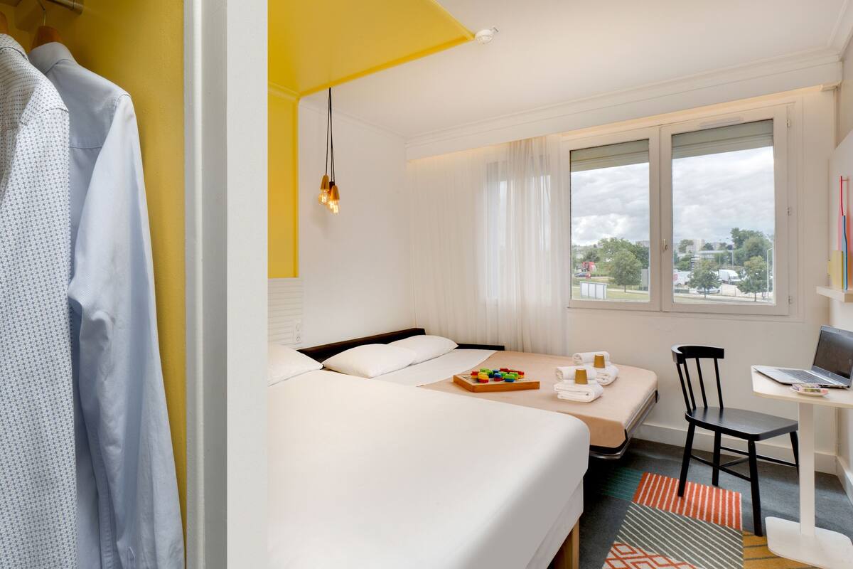 standard double room, 1 double bed with sofa bed | premium bedding, desk, soundproofing, iron/ironing board